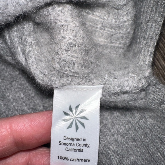 Athleta Cashmere Aurora Hooded Gray Long Sweater Tunic Kangaroo Pocket Medium - Picture 5 of 8